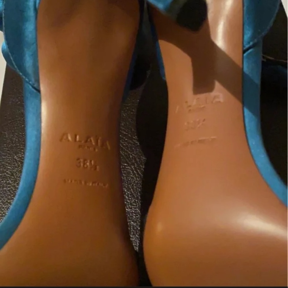 Alaia Paris Bombe Pom Pom Sandals - Picture 9 of 15